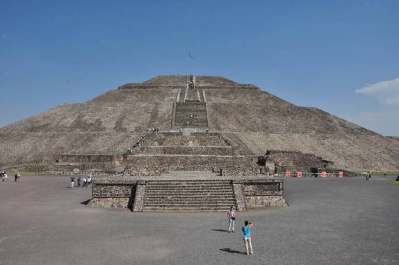 A massiva Pirâmide do Sol, em Teotihuacán, ao norte da Cidade do México